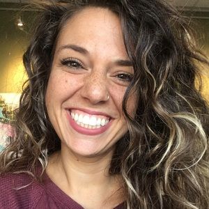 Meet your Posher, Leah